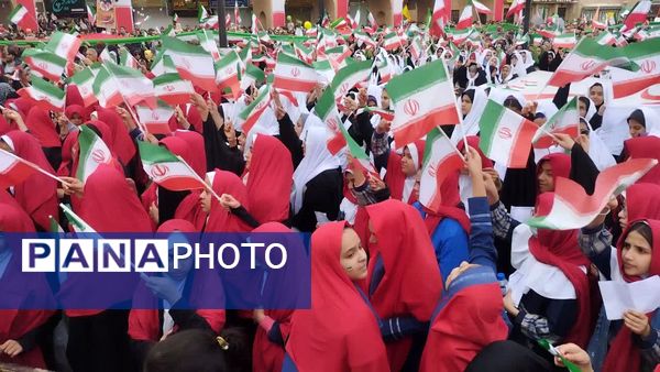 سازمان دانش‌آموزی و پانا استان یزد همه پای کار در ۲۲ بهمن