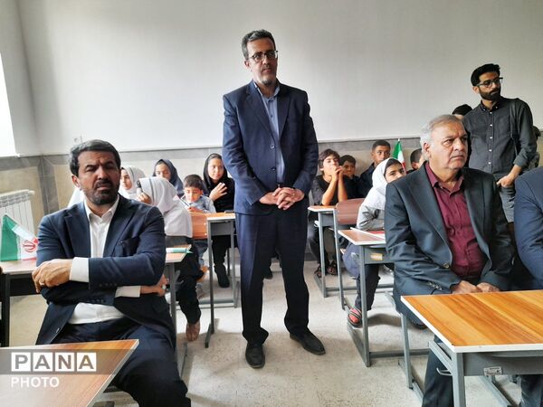 آغاز عملیات احداث کارخانه فرومنگنز و شهرک گلخانه‌ای در اسدآباد