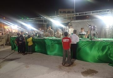 برپایی موکب پذیرایی به مناسبت دهه کرامت در شهرستان‌ زارچ