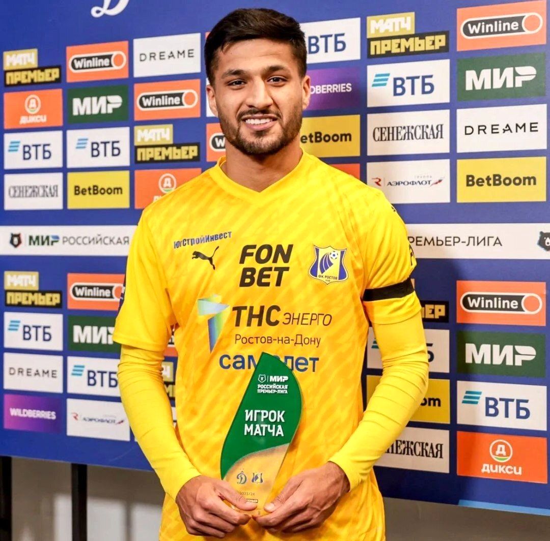 محبی بهترین بازیکن ماه روسیه

