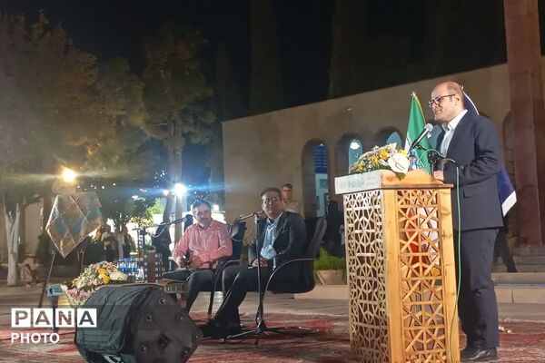 شب شعر طنز شیرازخند ۴