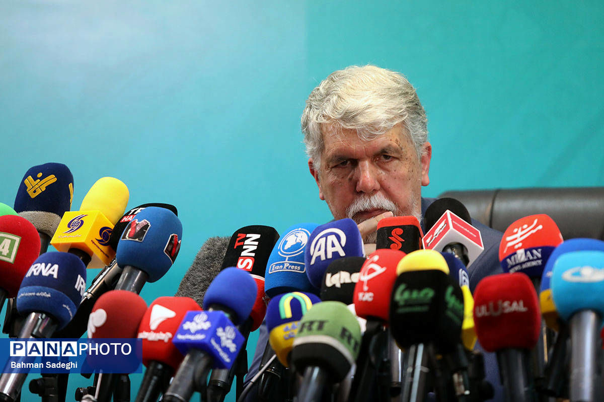 وزیر فرهنگ: موسسه فرهنگی اکو نباید جزیره‌ای جدا افتاده از سازمان اقتصادی باشد