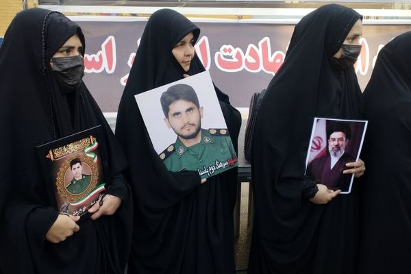 تجدید بیعت فرهنگیان و دانش آموزان بصیر و غیور  پاکدشت  با رهبر معظم انقلاب