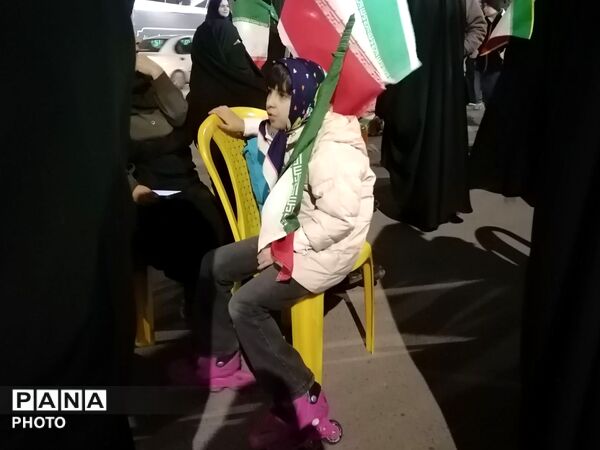 هم‌قدم با کودکان پایِ کارِ ایران