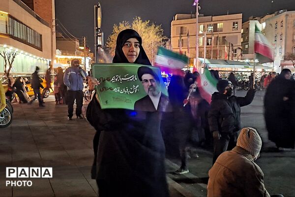 تجمع مردمی در راستای بیعت با رهبر جدید و تقویت جبهه حق در میدان نماز شهرری
