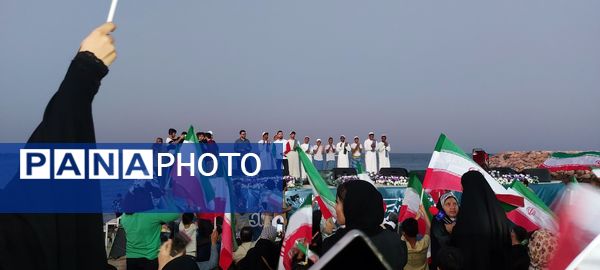 محفل قرآنی با حضور محفلی‌ها 