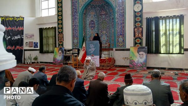 حضور پررنگ دانش‌آموزان بیرانوندی در نماز جمعه