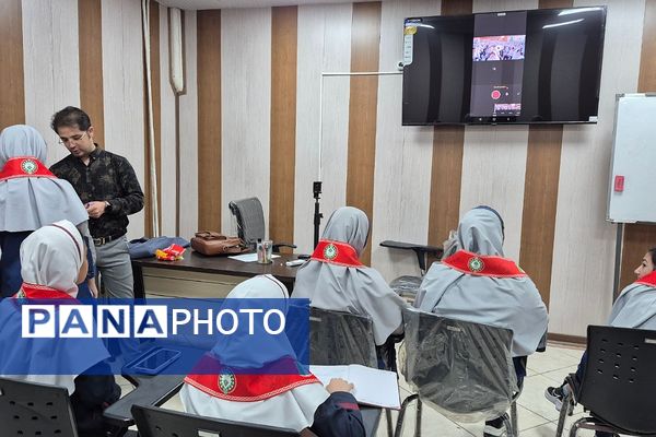 برگزاری کلاس آموزش هوش مصنوعی ویژه پیشتازان دختر منطقه کهریزک