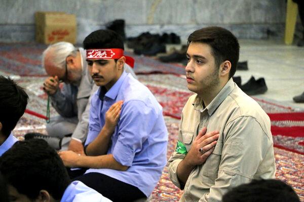 یادواره شهدای دبیرستان ماندگار امام صادق(ع) قم
