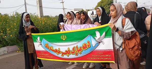 راهپیمایی باشکوه ۲۲ بهمن در فین؛ جلوه‌ای از حضور پرشور مردم
