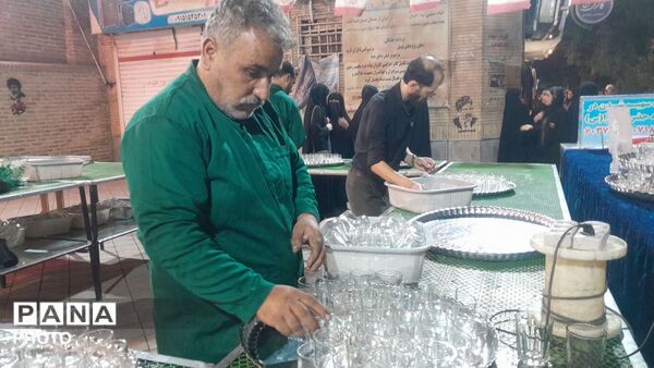 چایخانه حضرت زهرا(س) میزبان عزاداران مسجد جامع نیشابور