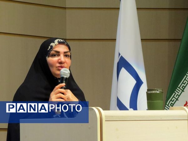 دیدار مشاور وزیر در امور زنان با دانشجویان دانشگاه فرهنگیان 