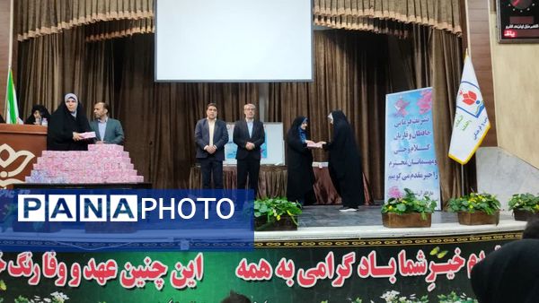 جلوه‌های معنوی اختتامیه مسابقات قرآنی دارالقرآن تسنیم کاشان