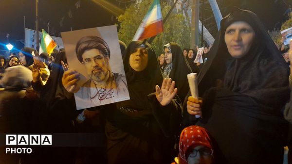 سوزاندن  نمادهای خصومت در چهارشنبه سوری نورآباد