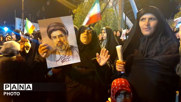 سوزاندن  نمادهای خصومت در چهارشنبه سوری نورآباد