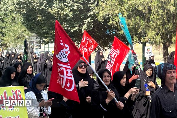 آیین جاماندگان اربعین حسینی در اسلام‌آباد با حضور پرشور مردم