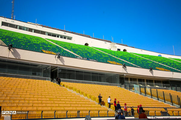 بازدید خبرنگاران از روند بازسازی و تعمیرات ورزشگاه آزادی 