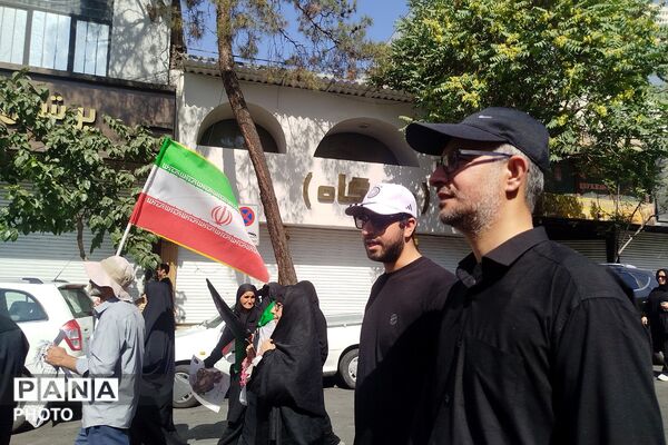  از صباشهر تا مصلای تهران؛ بدرقه‌ای عاشقانه برای رهبر شهید
