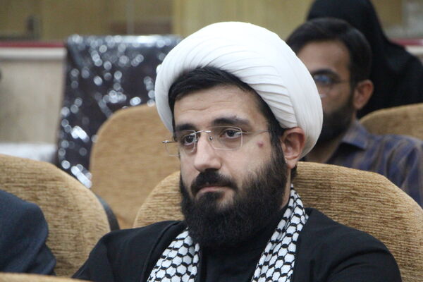 نشست معلمان شهر یزد با محسن قنبریان در یزد