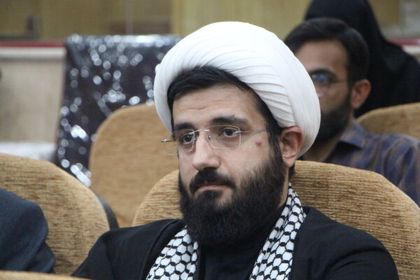 نشست معلمان شهر یزد با محسن قنبریان در یزد