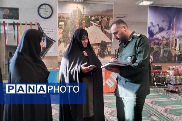 برگزاری جشنواره نمایشگاه اسوه پایگاه بسیج خواهران حضرت زینب(ع)