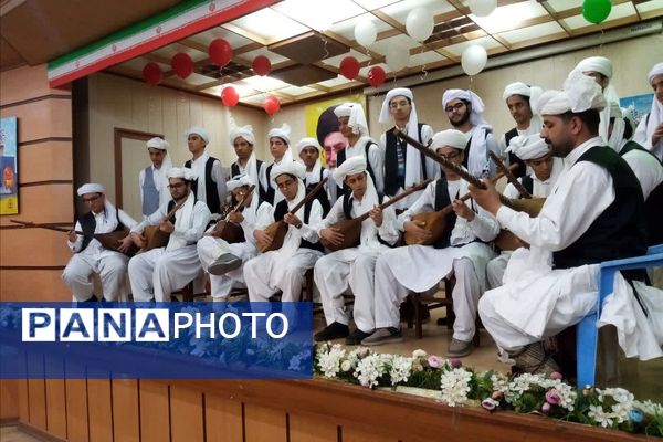 هنرنمایی دانش‌آموزان نوازنده در دیار شیخ جام