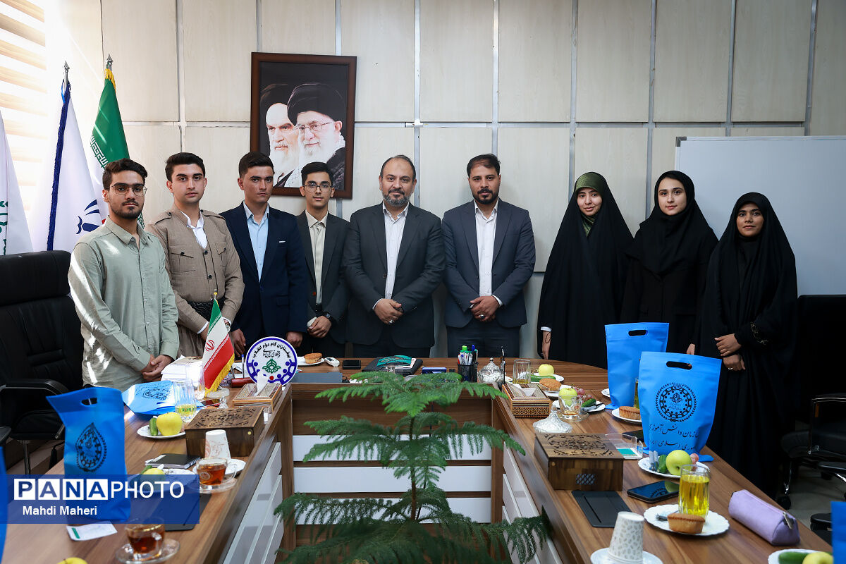 نشست هیات رئیسه دوازدهمین دوره مجلس دانش‌آموزی با معاون پرورشی و فرهنگی وزیر آموزش و پرورش