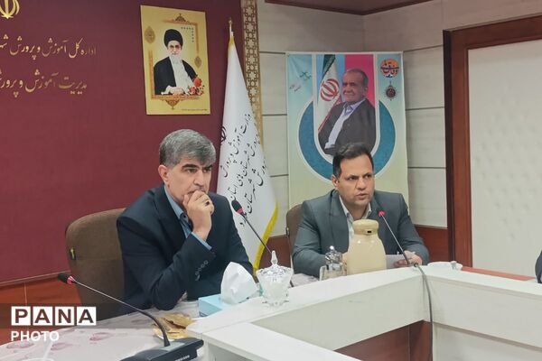 نقشه راه آموزش و پرورش ملارد در جلسه معاونان 