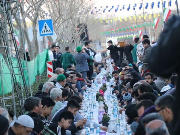 بزرگ‌ترین سفره جهان اسلام به نام کریم اهل بیت برپا شد