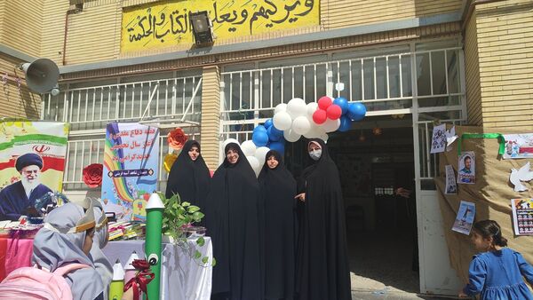 مراسم جشن شکوفه‌‎ها در دبستان شاهد حاج تقی آقا بزرگ مشهد 
