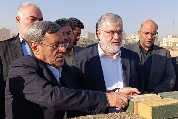 وعده قشقاوی به تحقق رسید، خشت‌گذاری دو مدرسه ۱۵ کلاسه دخترانه در حصارک پایین
