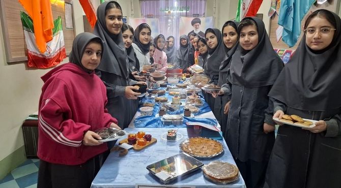 طنین شادی دانش‌آموزی در آستانه دو جشن ملی و مذهبی