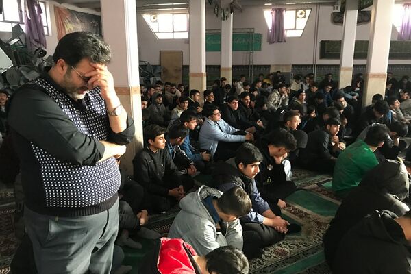 حضور دانش‌آموزان مدارس ناحیه 2 شهرری در مراسم عزاداری حضرت زهرا(س)