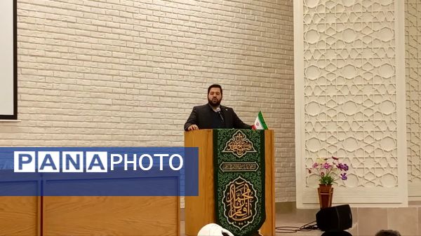 نشست صمیمی جوانان با حضرت آیت الله نورمفیدی