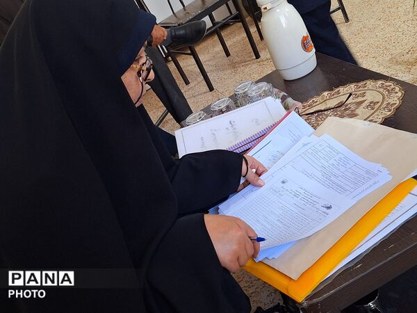 بازدید سرگروه‌ های آموزشی استان چهار محال و بختیاری از مدارس میانکوه