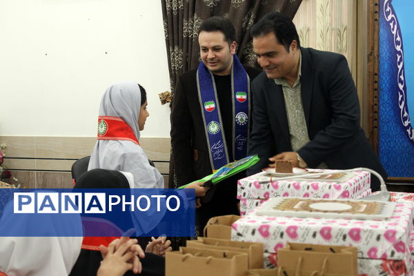 آیین تقدیر از دانش‌آموزان و فرهنگیان برگزیده در گلوگاه