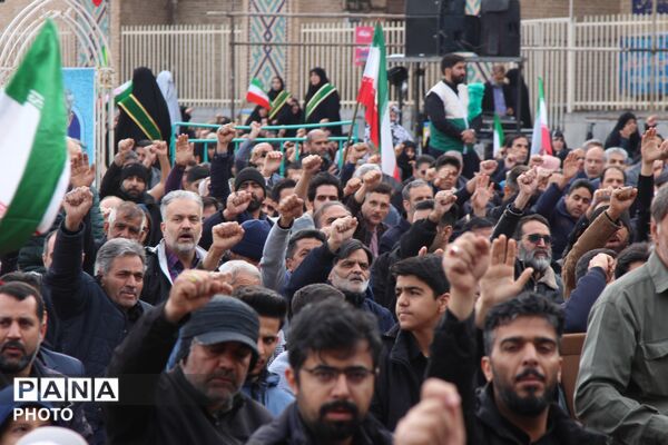 نماز عید سعید فطر در شهرستان کاشمر 