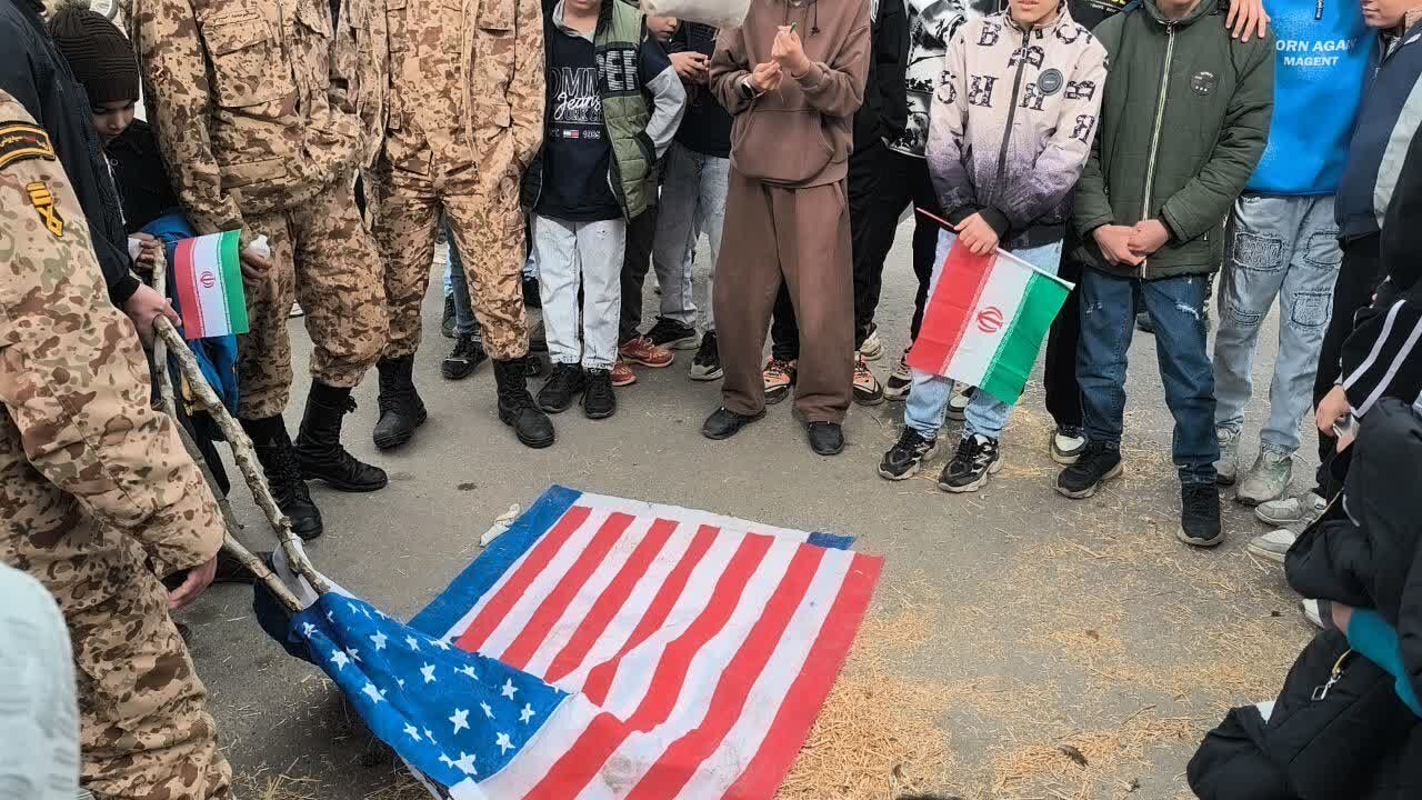 راهپیمایی ۲۲ بهمن در مینودشت