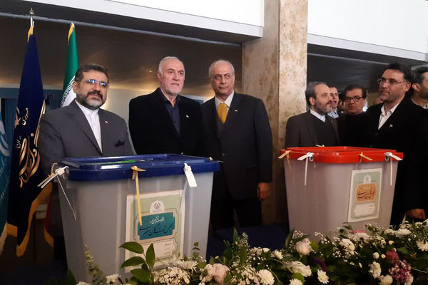 حضور استاندار تهران در شعب اخذ رای انتخابات 1402