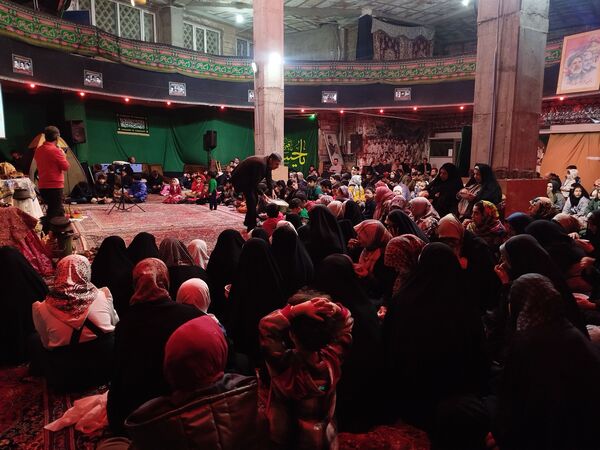 جشن بزرگ یلدا با عطر مادرانه در مجمع انصارالحسین