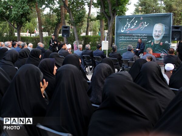 وزیر آموزش و پرورش در اولین سالگرد شهید محمد کاظمی در بهشت رضای مشهد