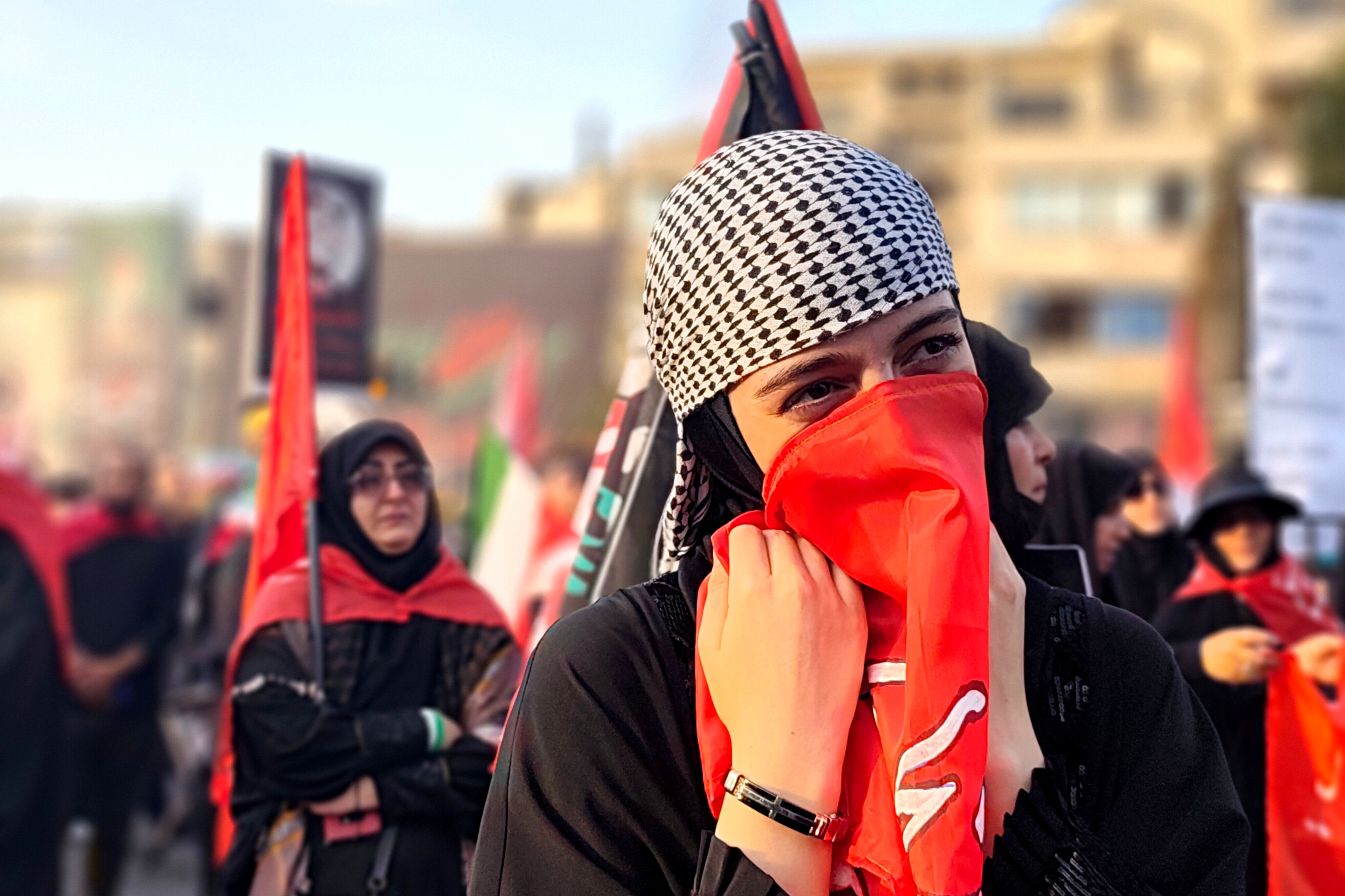 بدرقه حماسی امام شهید در قلب تهران