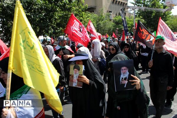 تجلی وفاداری؛ نگاهی به تصاویر مراسم بزرگداشت رهبر امت