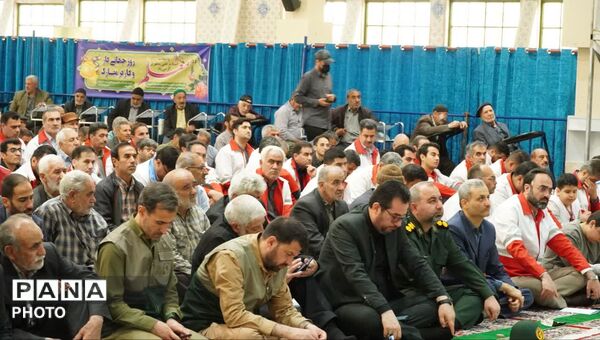 برگزاری میز خدمت آموزش و پرورش در مصلی امام خمینی(ره)