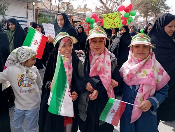 اقتدار کودکان نی‌ریزی در حماسه 22 بهمن