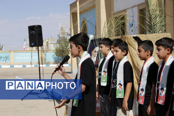 گرامیداشت هفته دفاع مقدس در دبیرستان شریعتی جاجرم