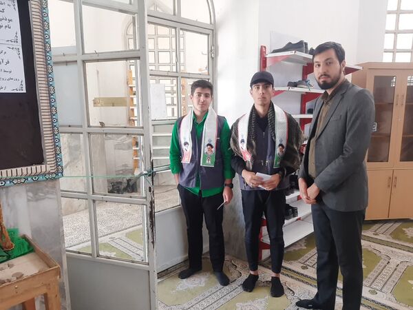 حضور دانش‌آموزان و برپایی میز خدمت در نماز جمعه این هفته آشخانه 