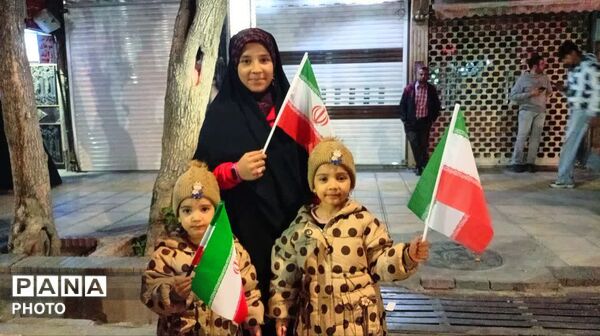 حضور پررنگ کودکان و نوجوان در تجمعات شبانه 