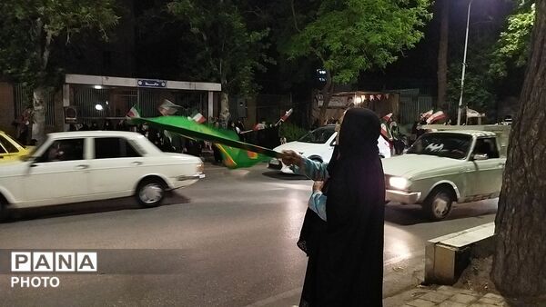 گذری بر میدان حافظ در   هشتاد و پنجمین شب از اجتماعات مردمی نیشابور