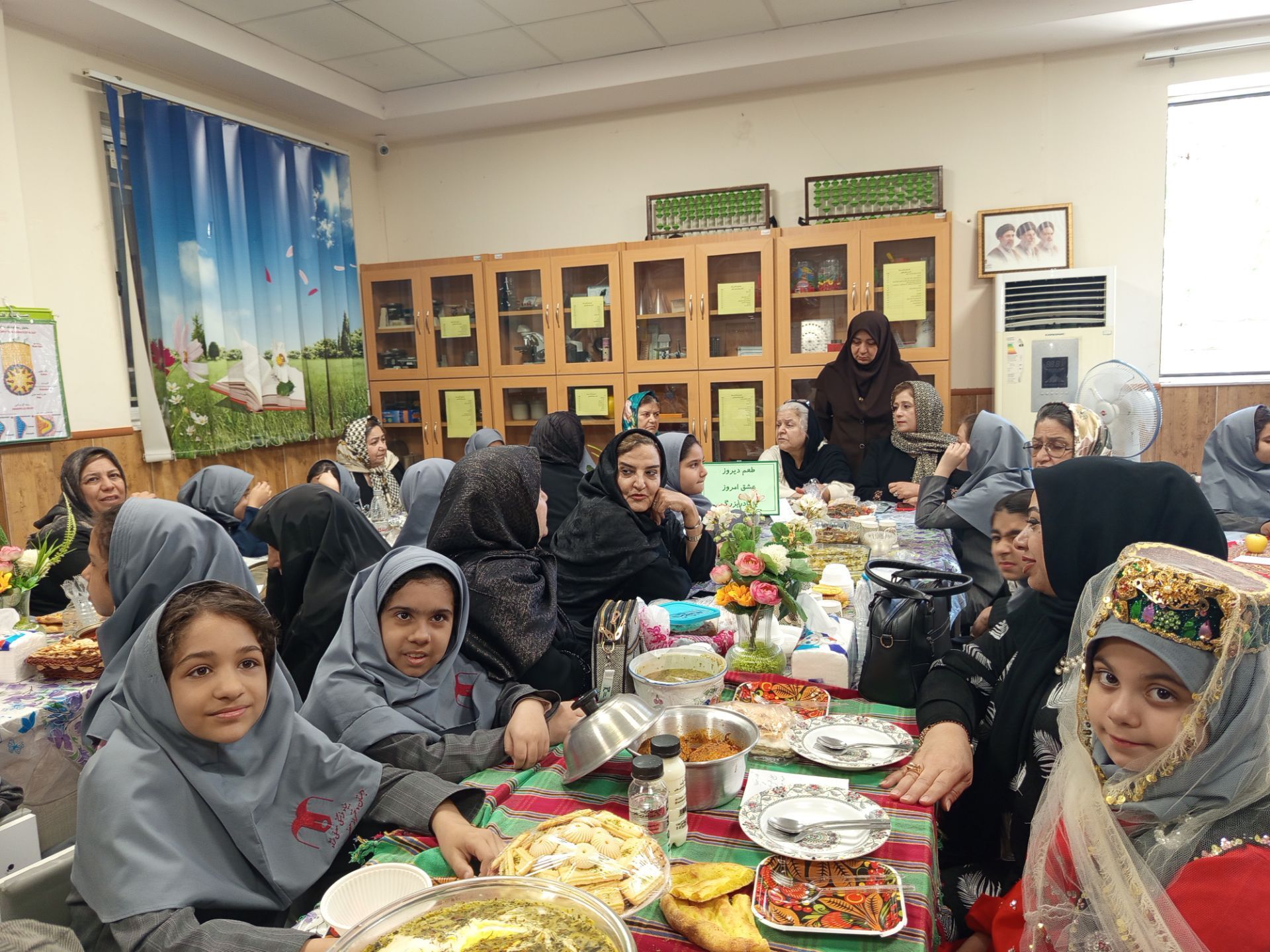  طعم غذای سنتی مادر بزرگ ها ، زیر سقف دبستان مصلی نژادحضرت زینب (س)